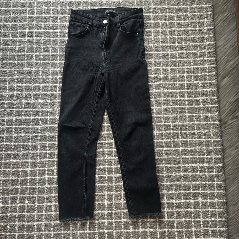 Black skinny jeans for short girls